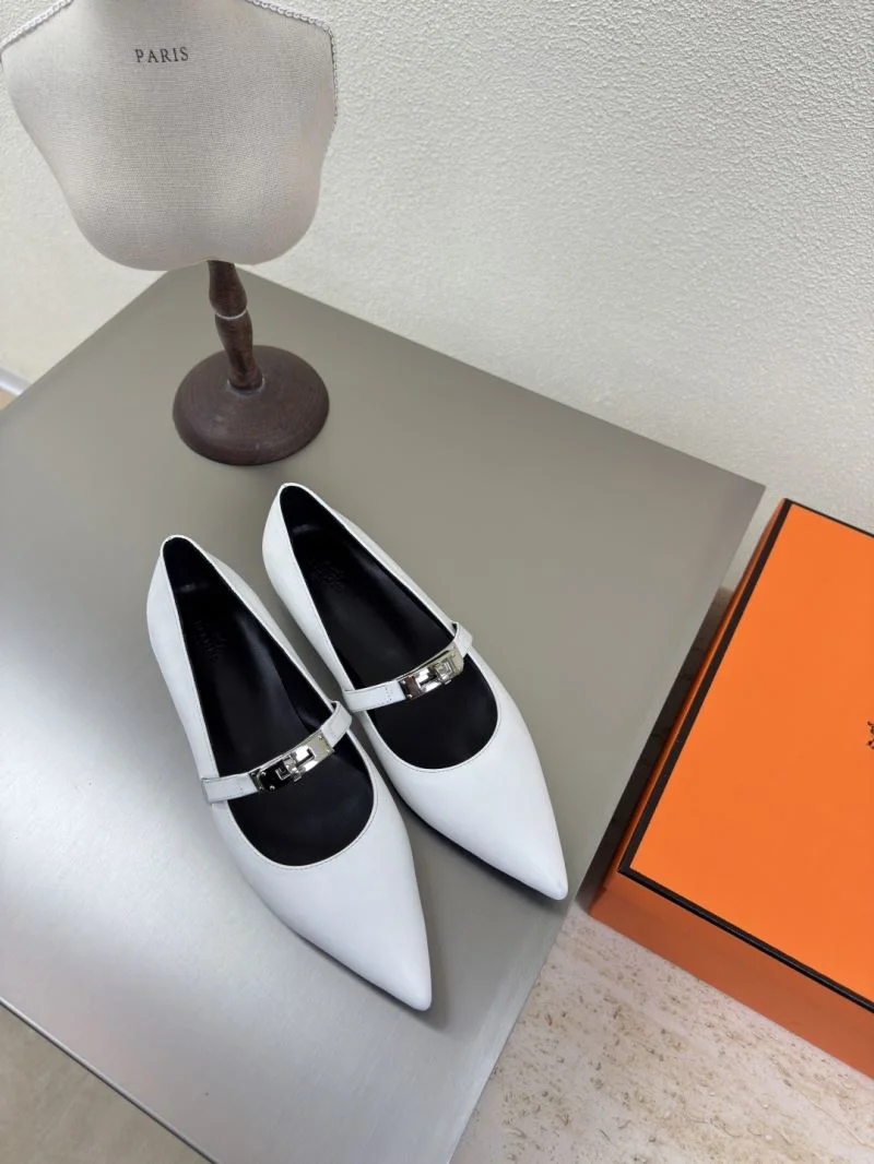 Hermes Low Shoes Vibrant 27668