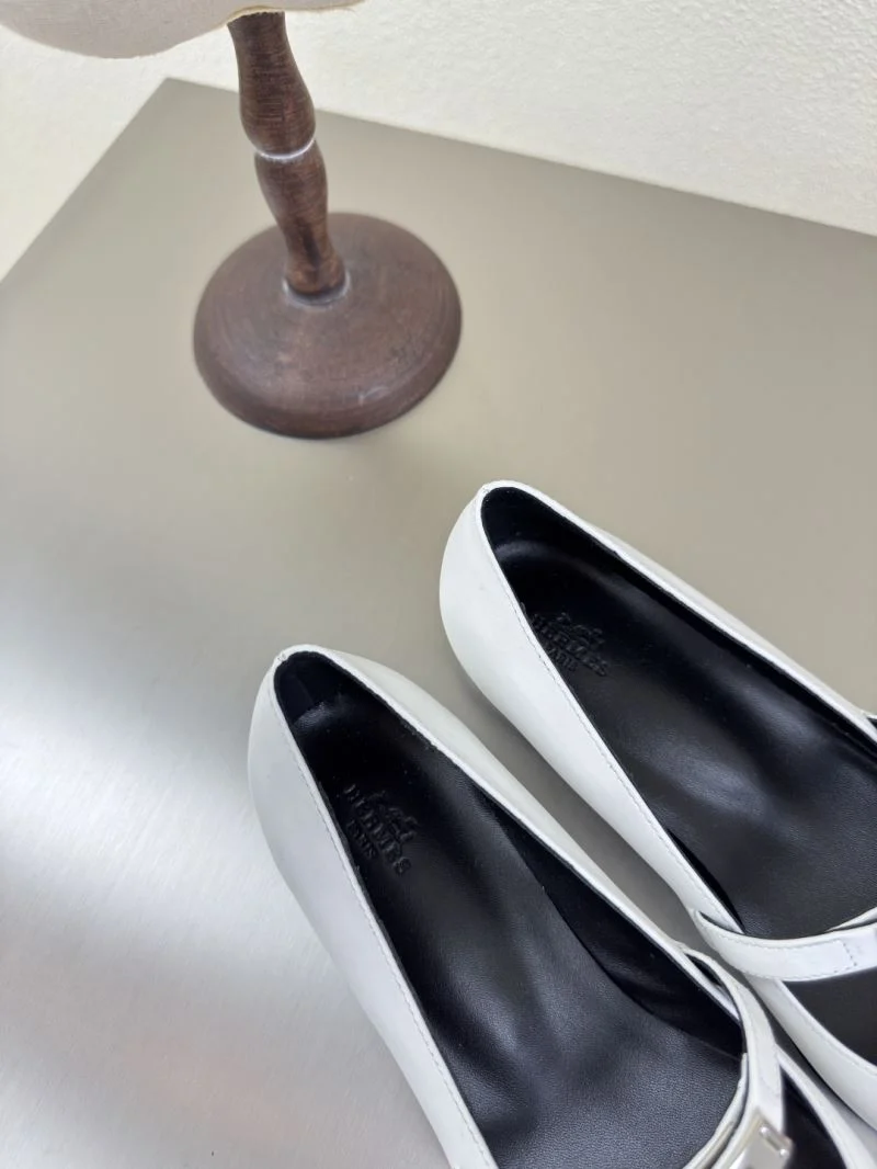 Hermes Low Shoes Vibrant 27668