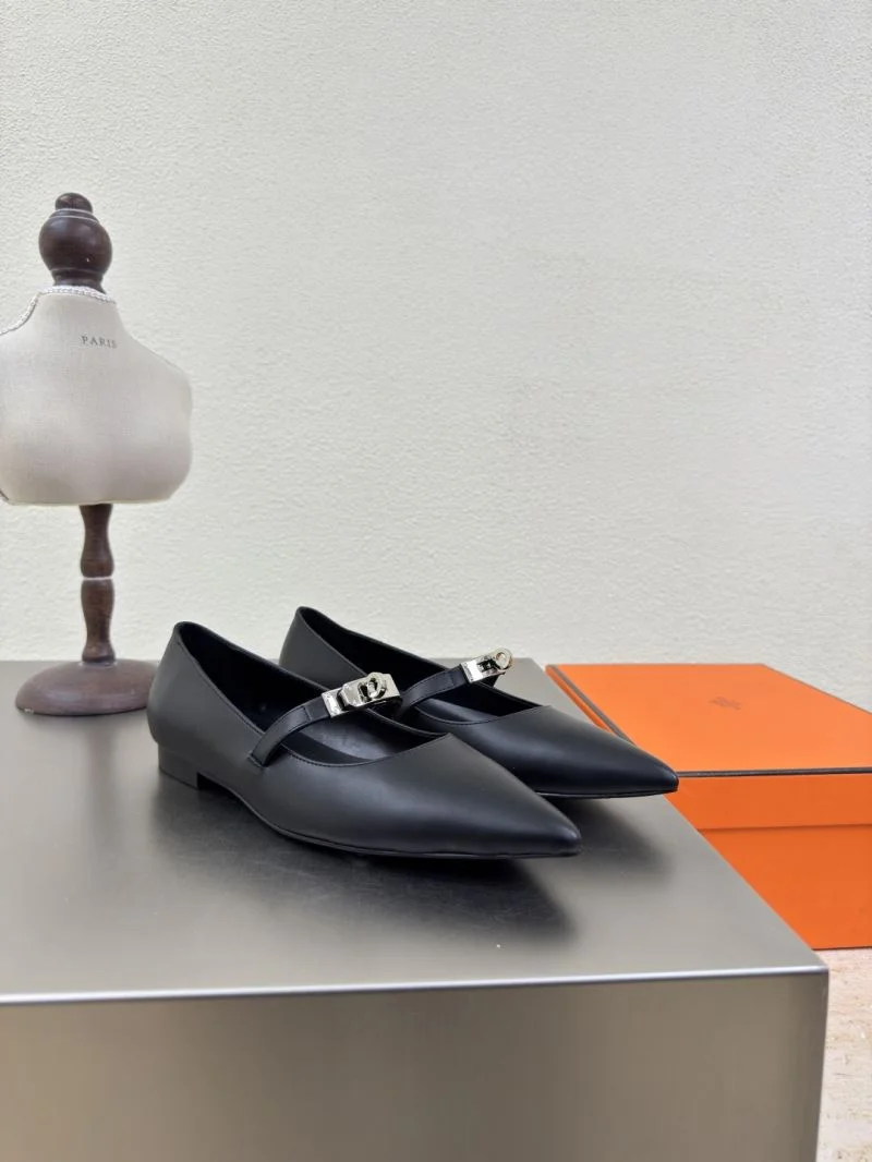 UrbanStyle Hermes Low Shoes 27670