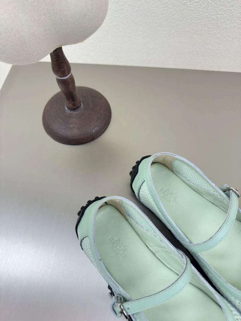 Bold Hermes Low Shoes 27669