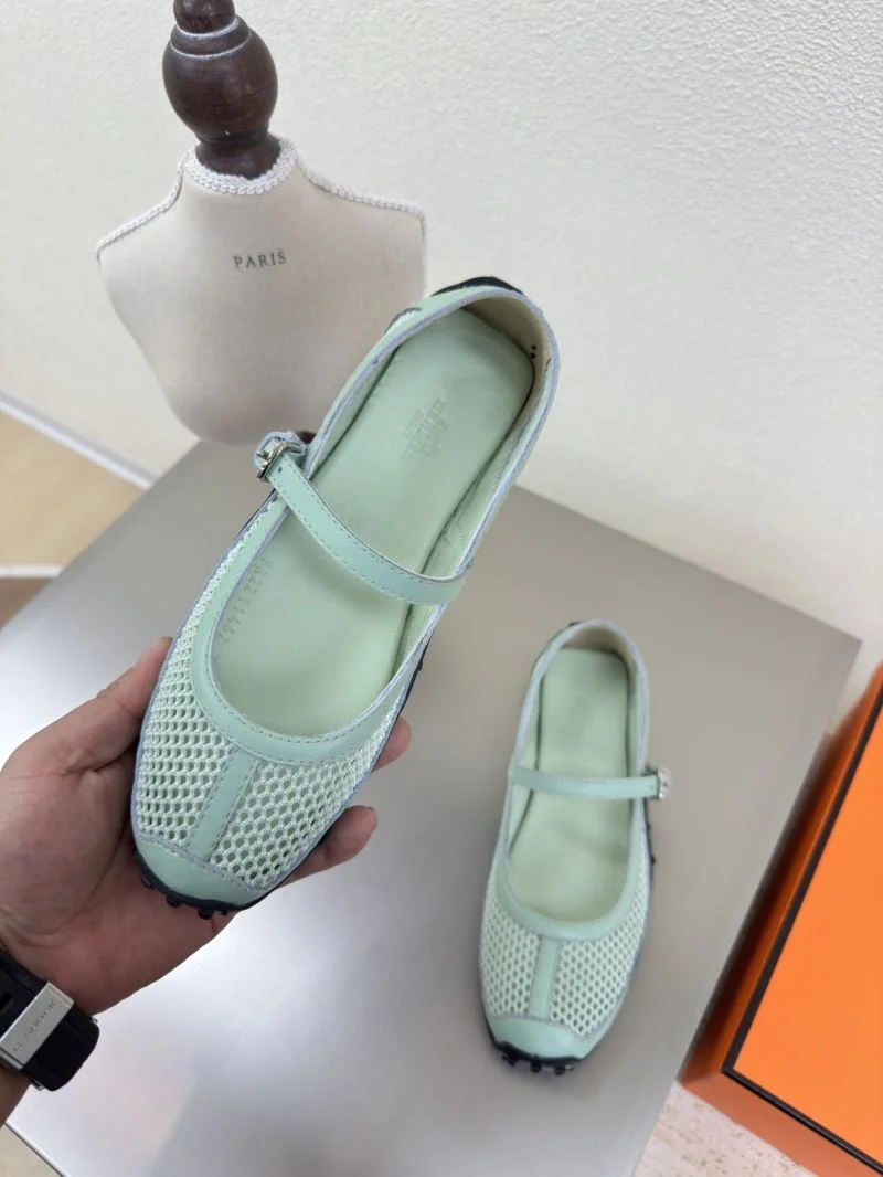 Bold Hermes Low Shoes 27669