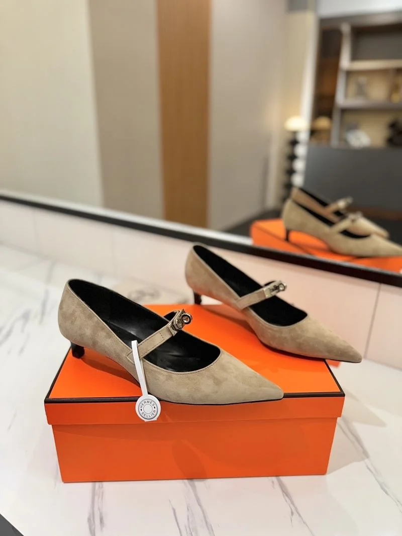 Elegant Hermes Low Shoes 27664