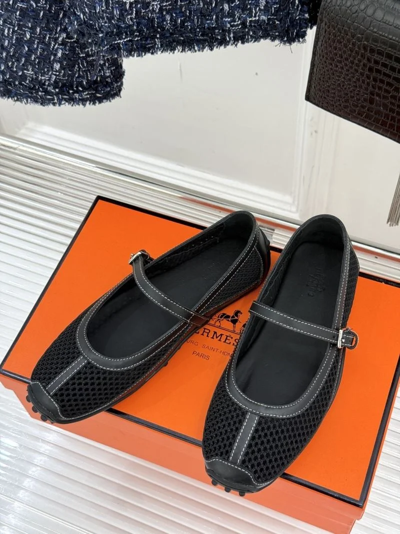 Hermes Low Shoes Stylish 27634