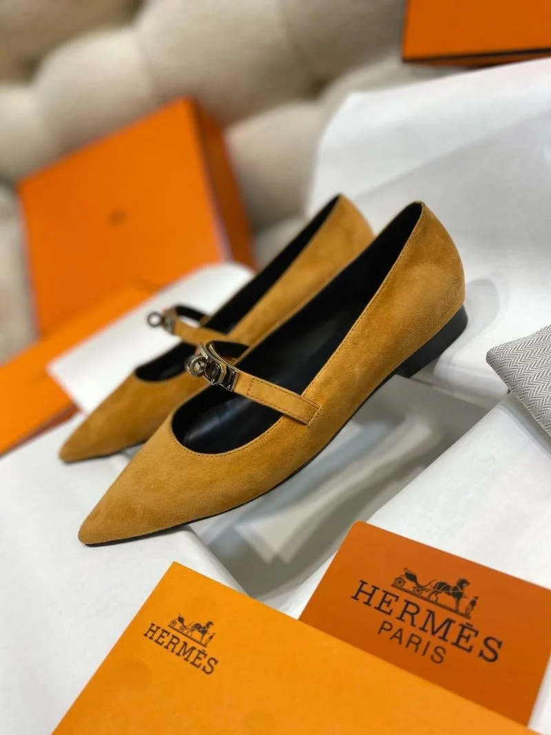 Supportive Hermes Low Shoes 27639