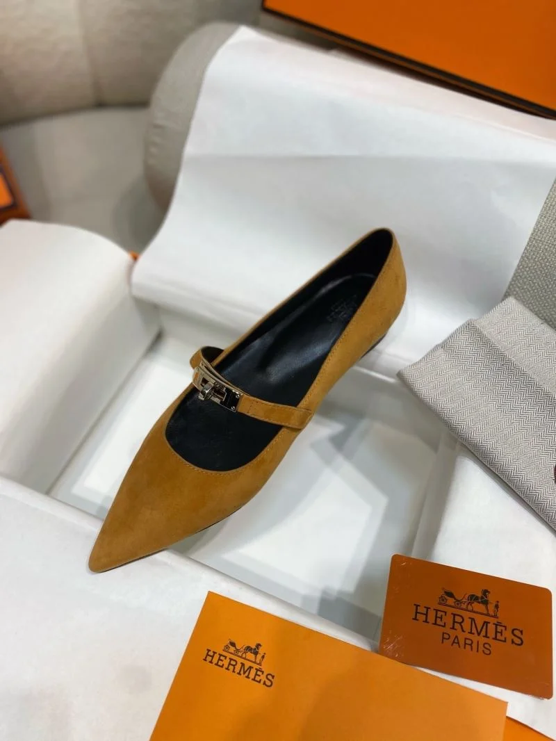 Supportive Hermes Low Shoes 27639