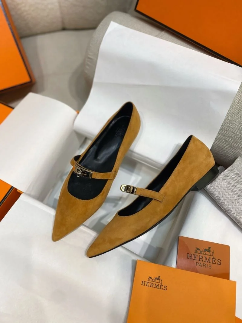 Supportive Hermes Low Shoes 27639