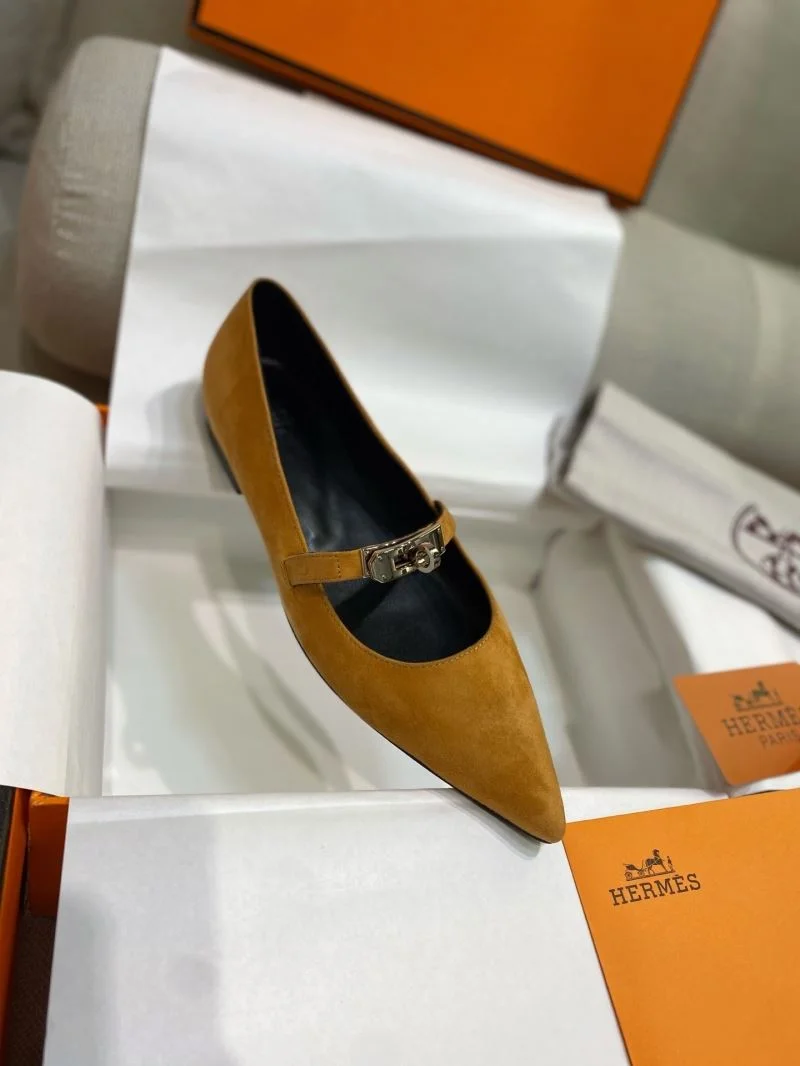 Supportive Hermes Low Shoes 27639