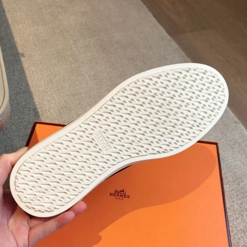 Flexible Hermes Low Shoes 27300