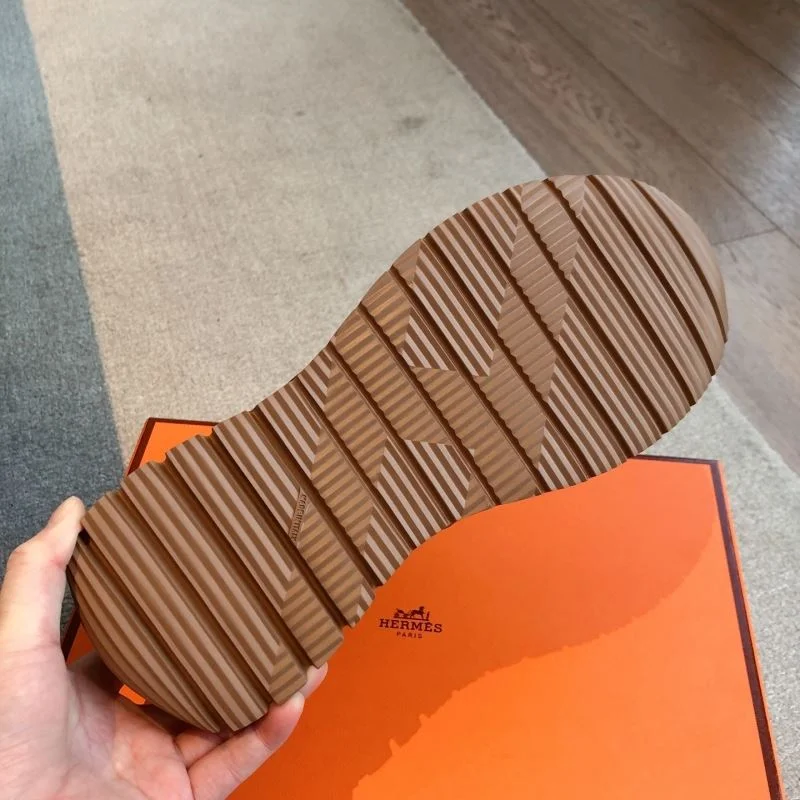 Supportive Hermes Low Shoes 27201