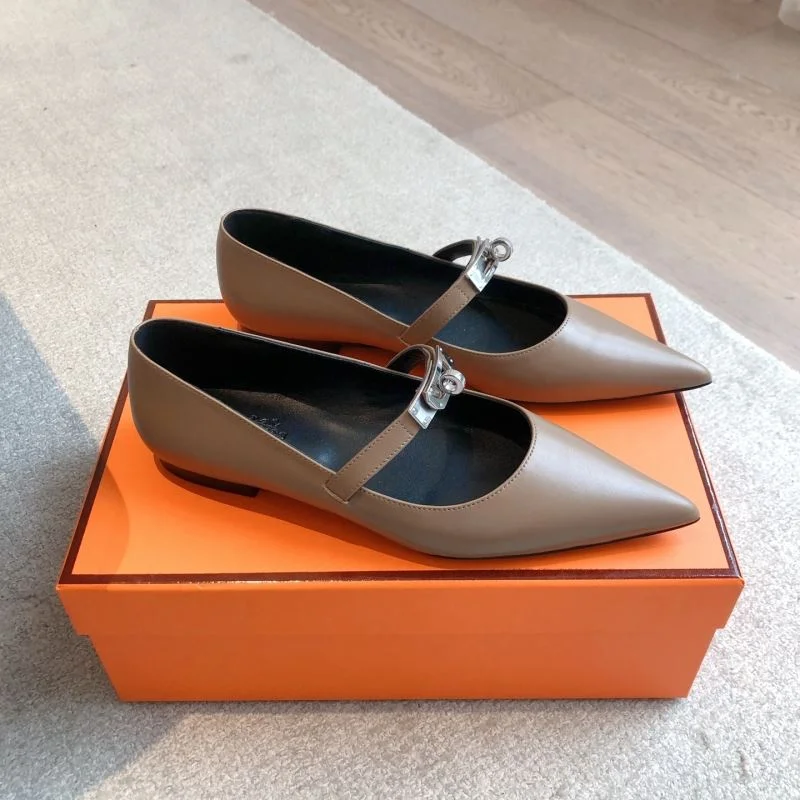 Lightweight Hermes Low Shoes 27200