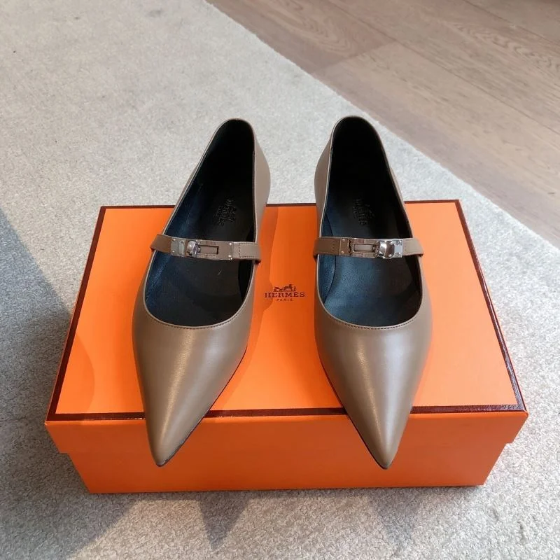 Lightweight Hermes Low Shoes 27200
