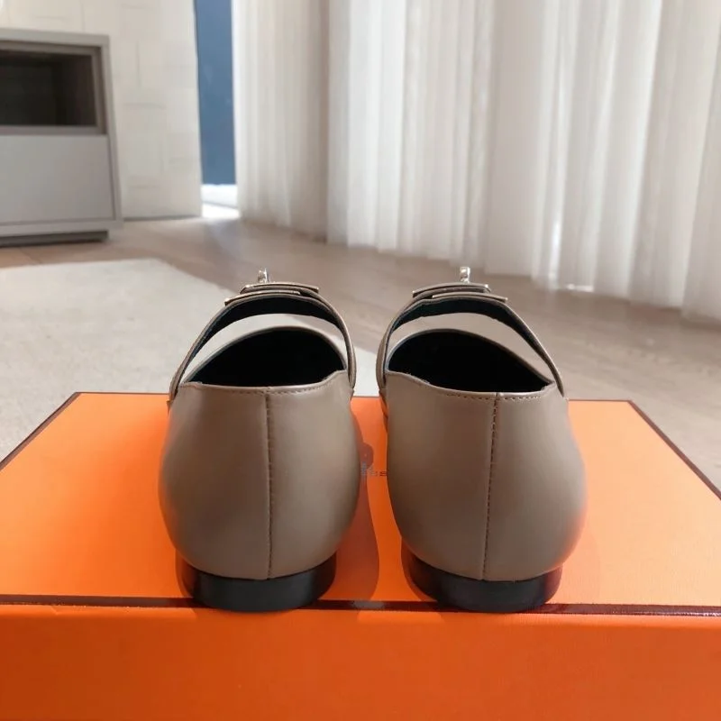 Lightweight Hermes Low Shoes 27200