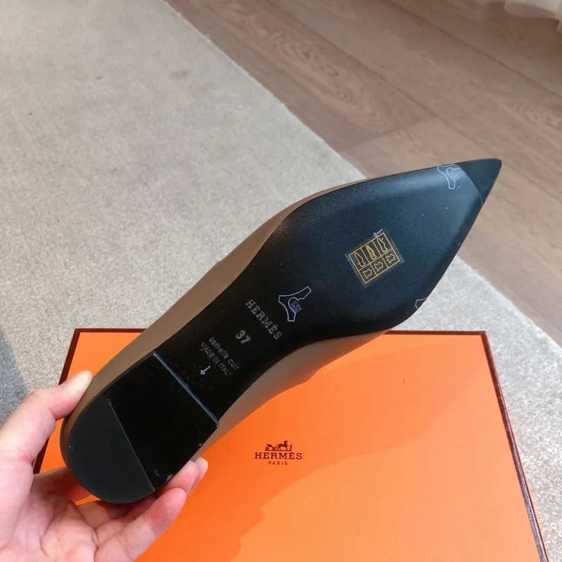 Lightweight Hermes Low Shoes 27200