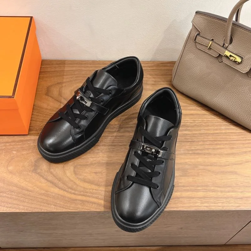 Versatile Hermes Low Shoes 27060