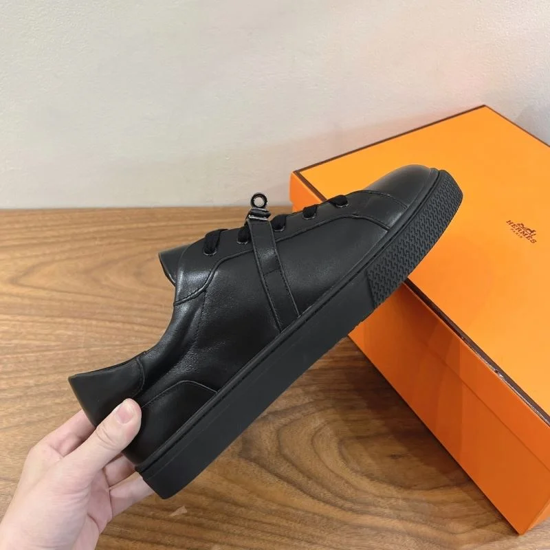 Versatile Hermes Low Shoes 27060