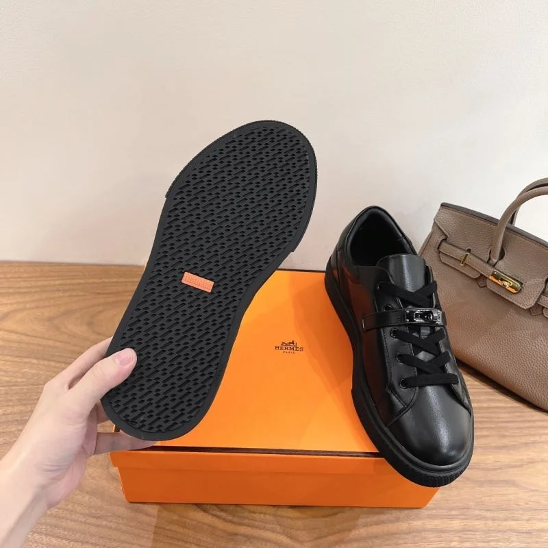 Versatile Hermes Low Shoes 27060