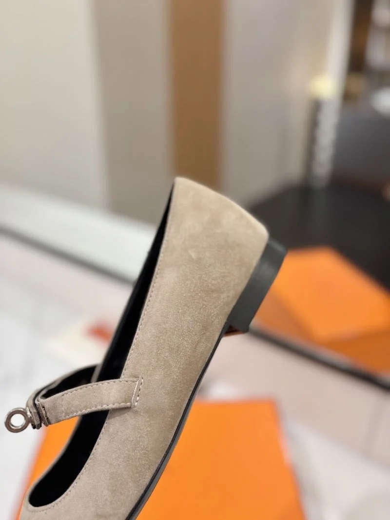 TravelReady Hermes Low Shoes 26999