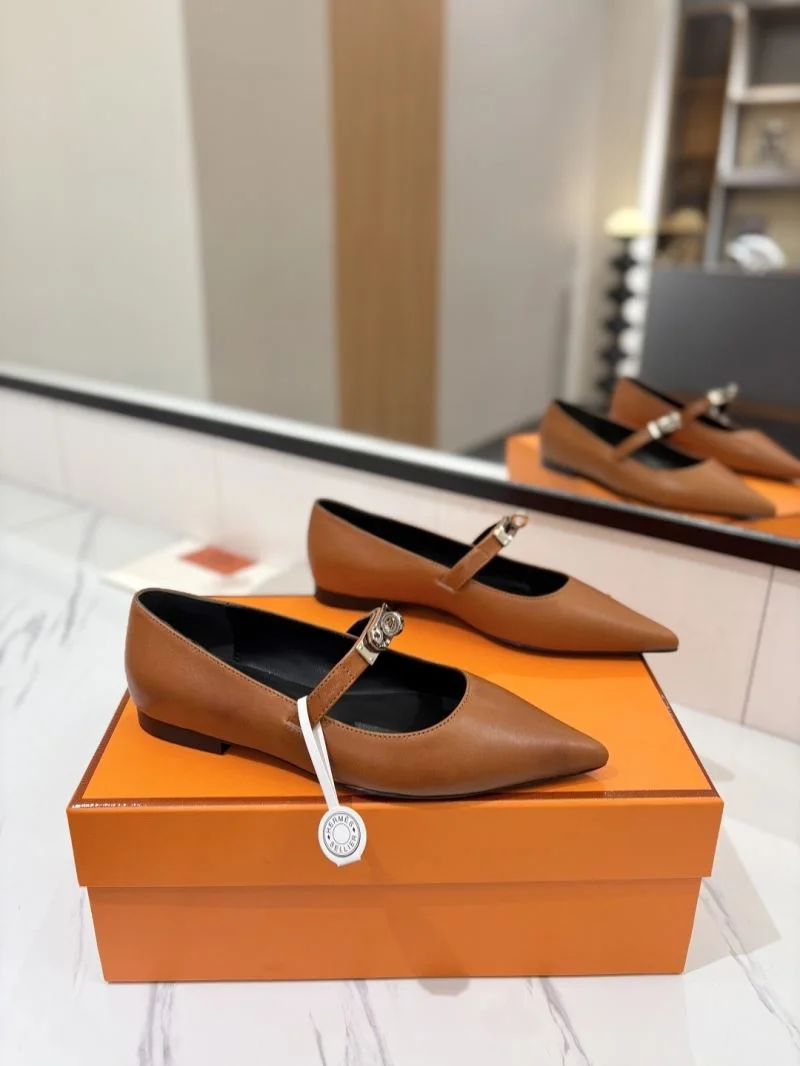 Bold Hermes Low Shoes 26997