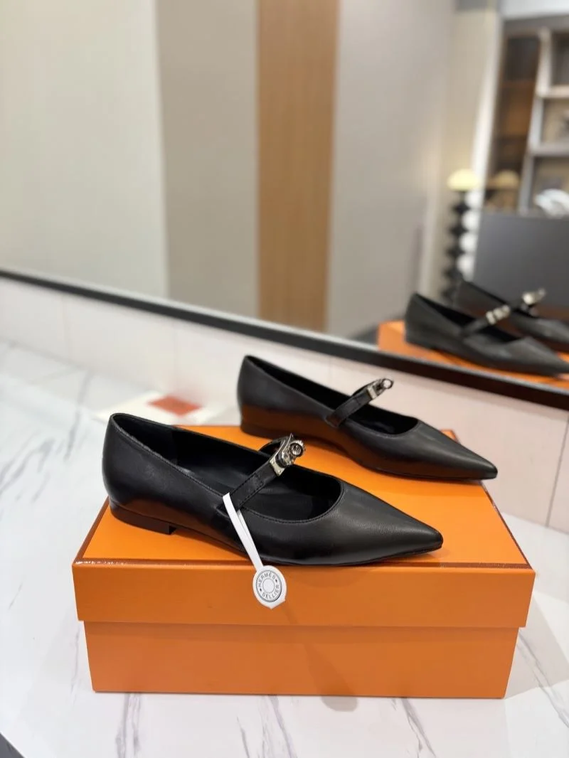RelaxedFit Hermes Low Shoes 26996