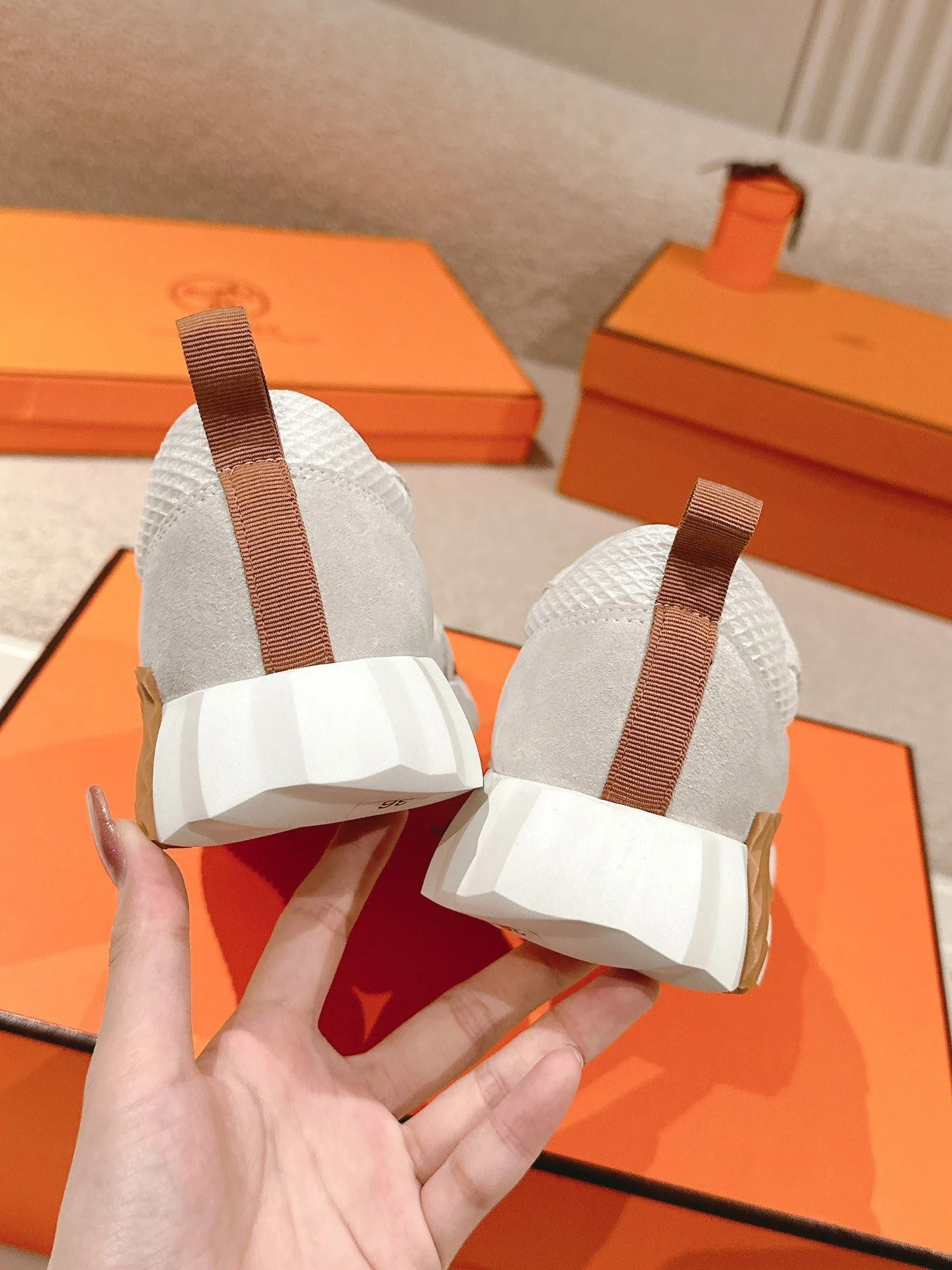 Compact Hermes Low Shoes 26656