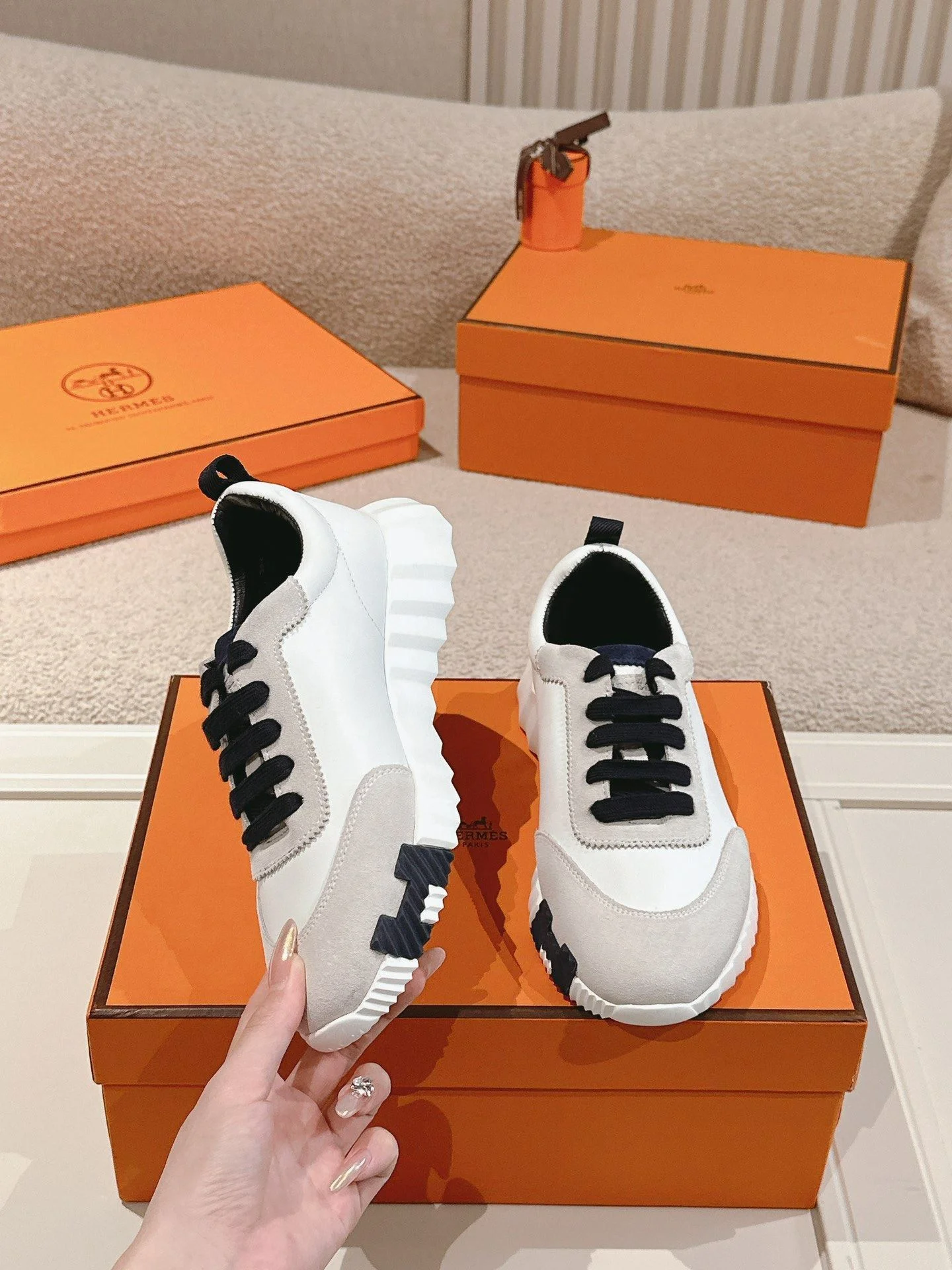 QuickDry Hermes Low Shoes 26640