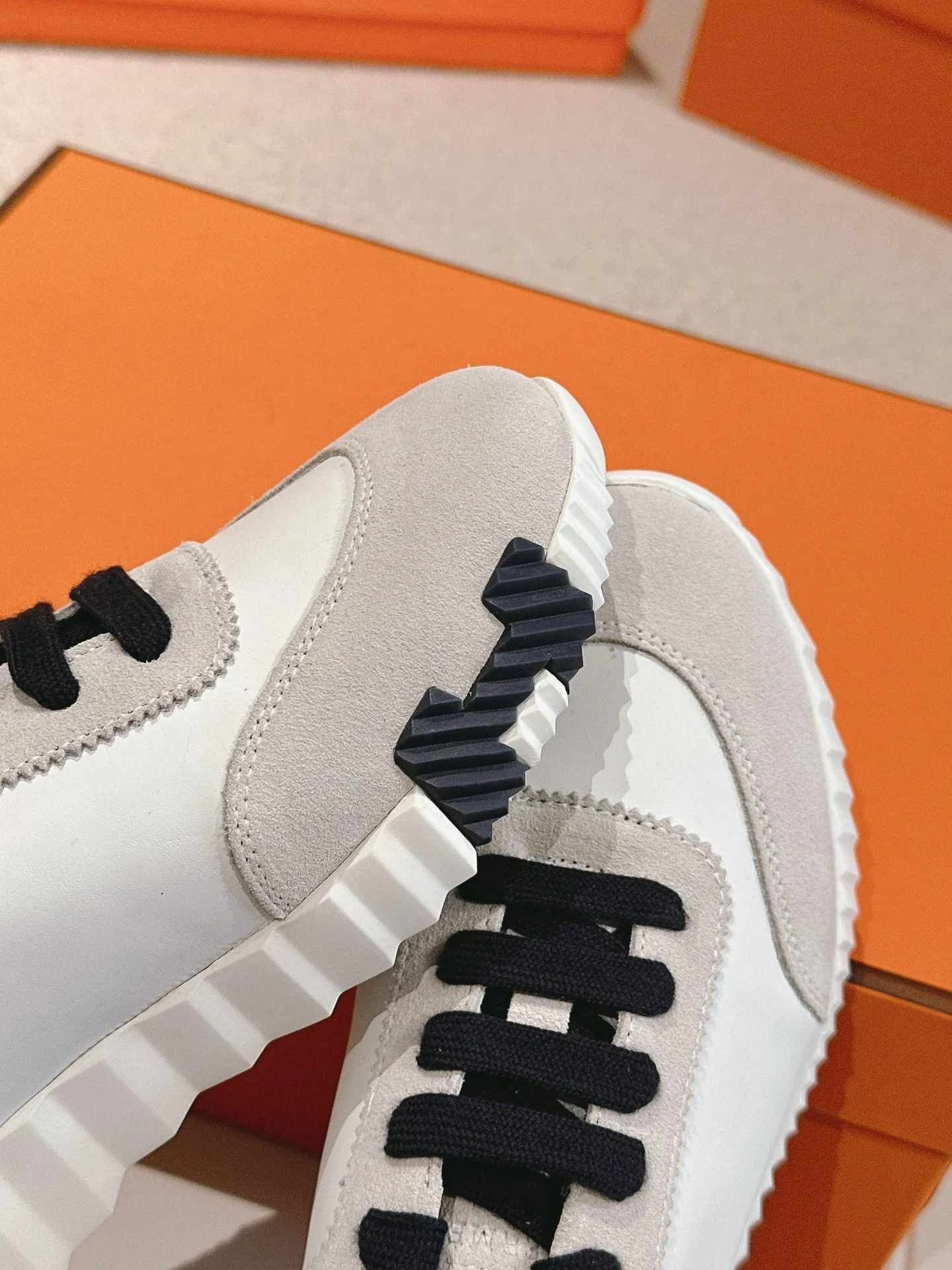 QuickDry Hermes Low Shoes 26640
