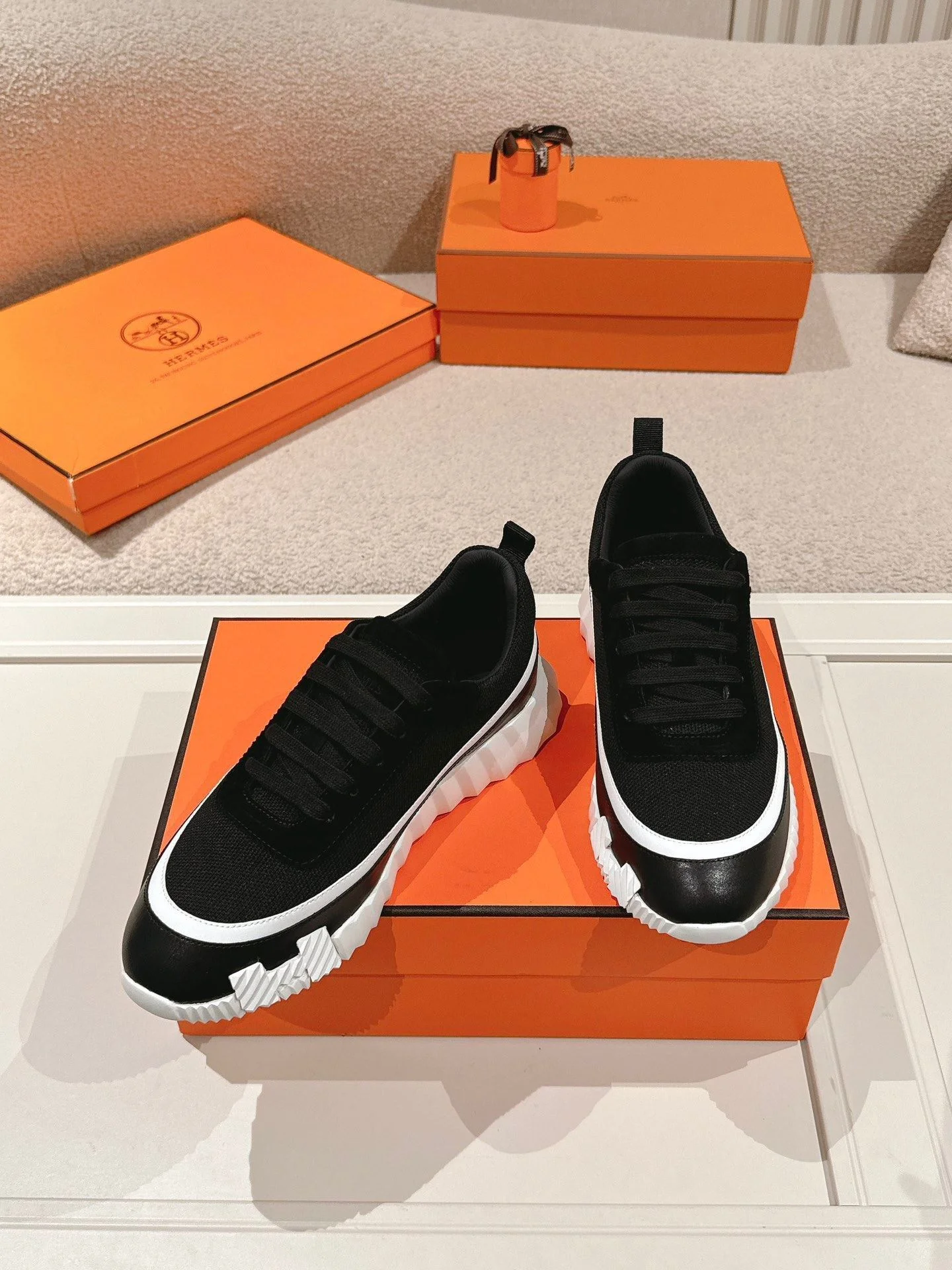 Cozy Hermes Low Shoes 26646