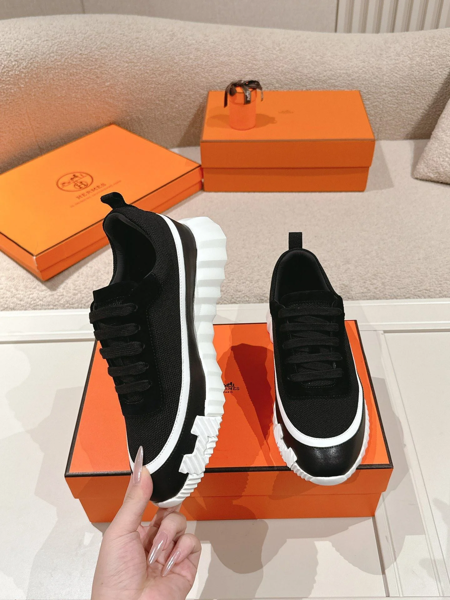 Cozy Hermes Low Shoes 26646