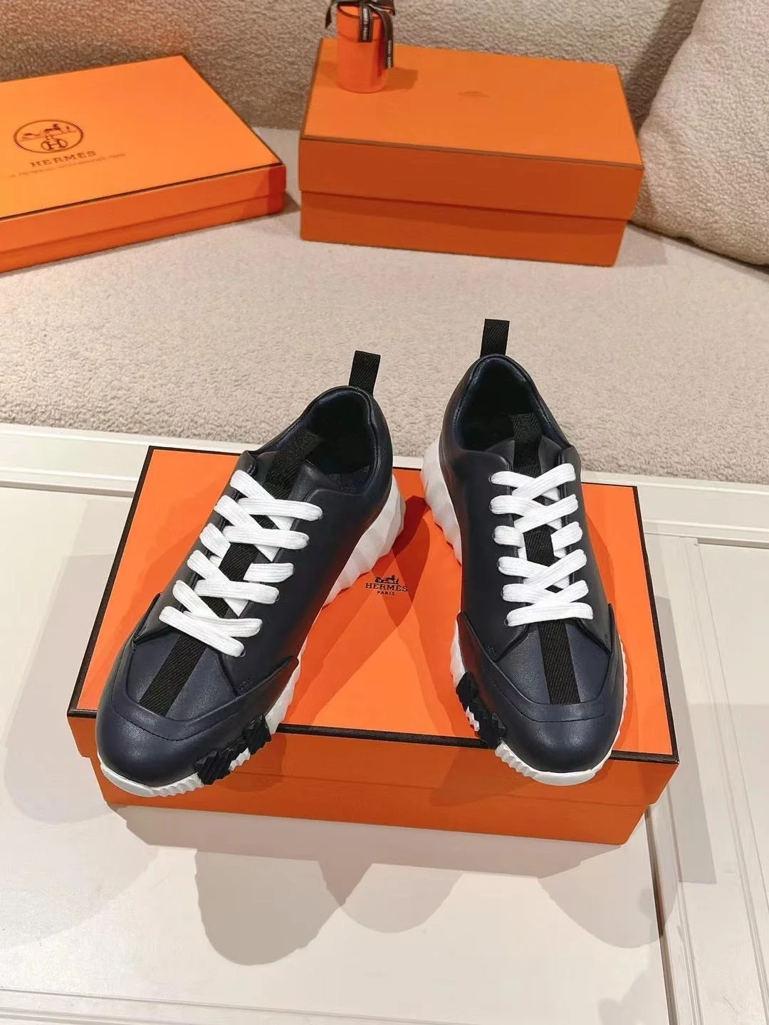 WrinkleFree Hermes Low Shoes 26613