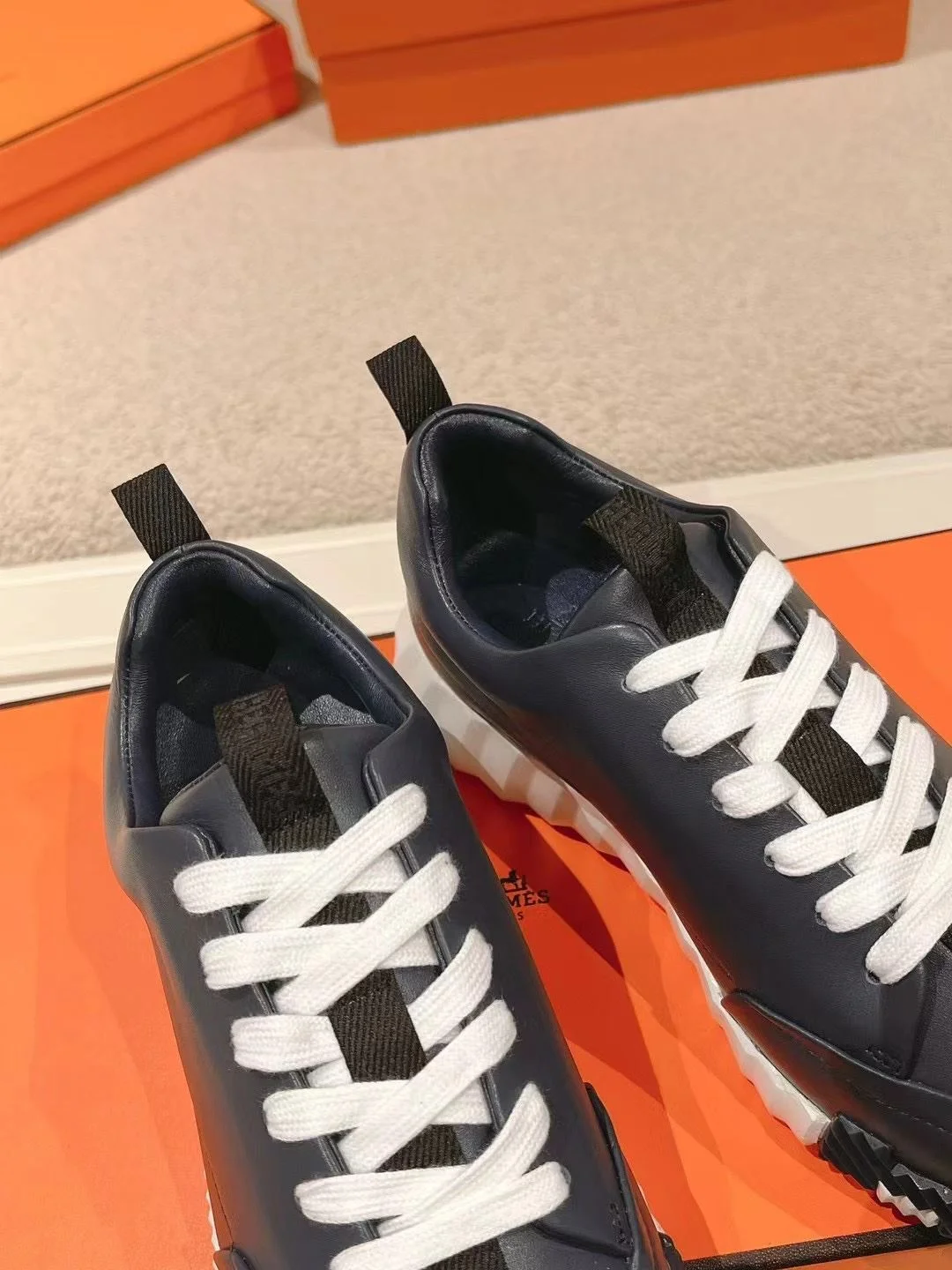 WrinkleFree Hermes Low Shoes 26613