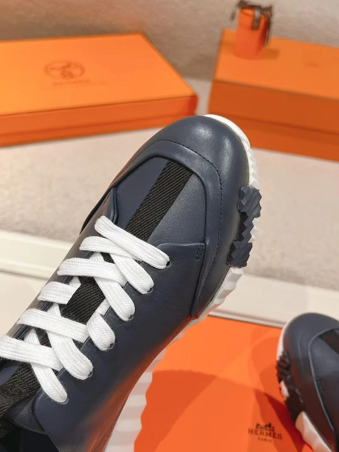WrinkleFree Hermes Low Shoes 26613