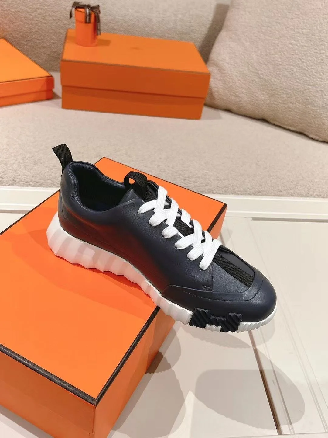 WrinkleFree Hermes Low Shoes 26613