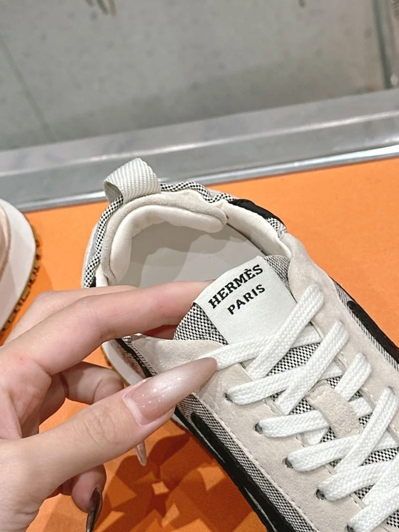 Hermes Low Shoes Vibrant 26587
