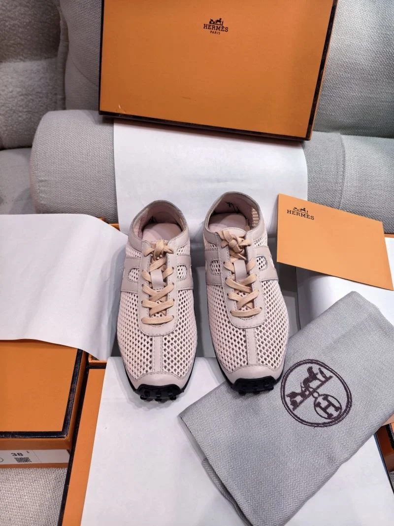 Hermes Low Shoes Bright 26561