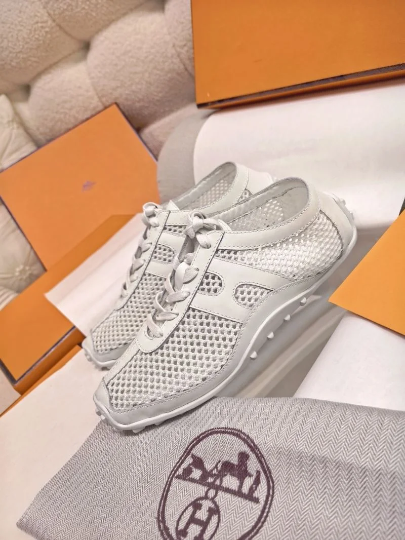 Contemporary Hermes Low Shoes 26554