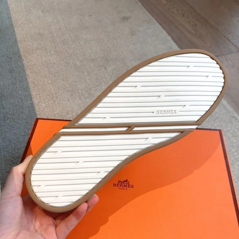 WellDesigned Hermes Low Shoes 26548