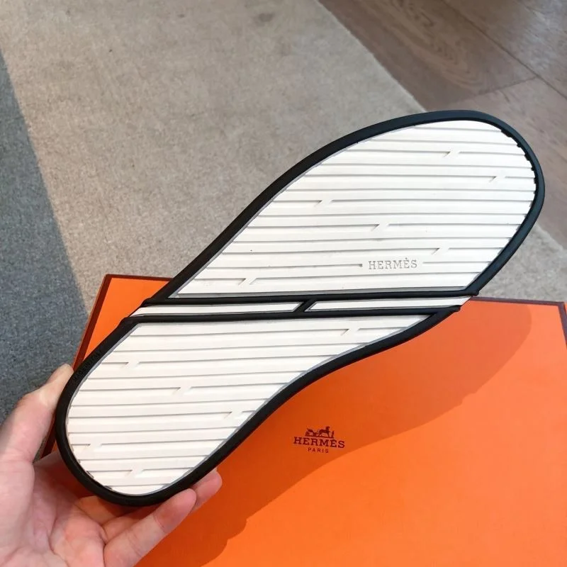 Vibrant Hermes Low Shoes 26524