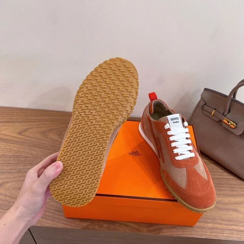 Flexible Hermes Low Shoes 26450