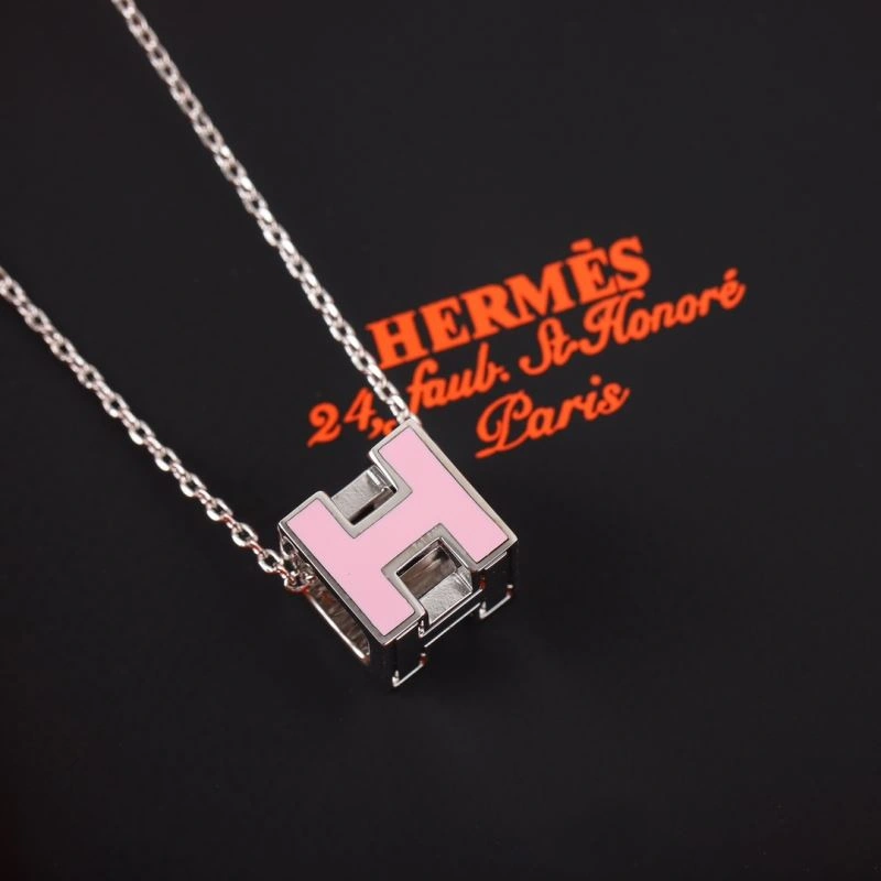 Snug Hermes Necklaces 247424