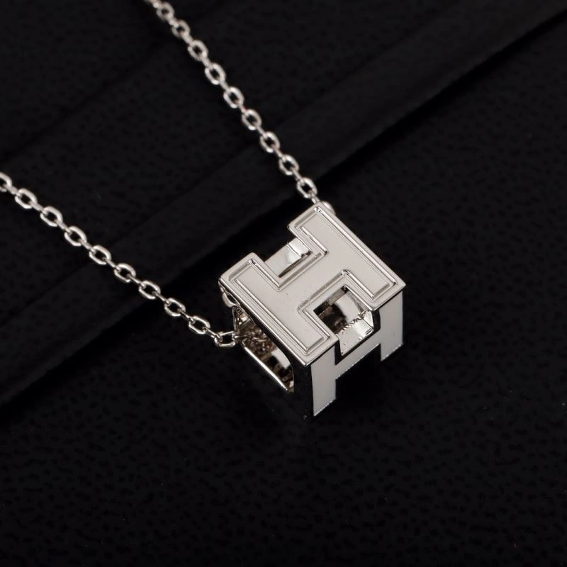 Snug Hermes Necklaces 247424