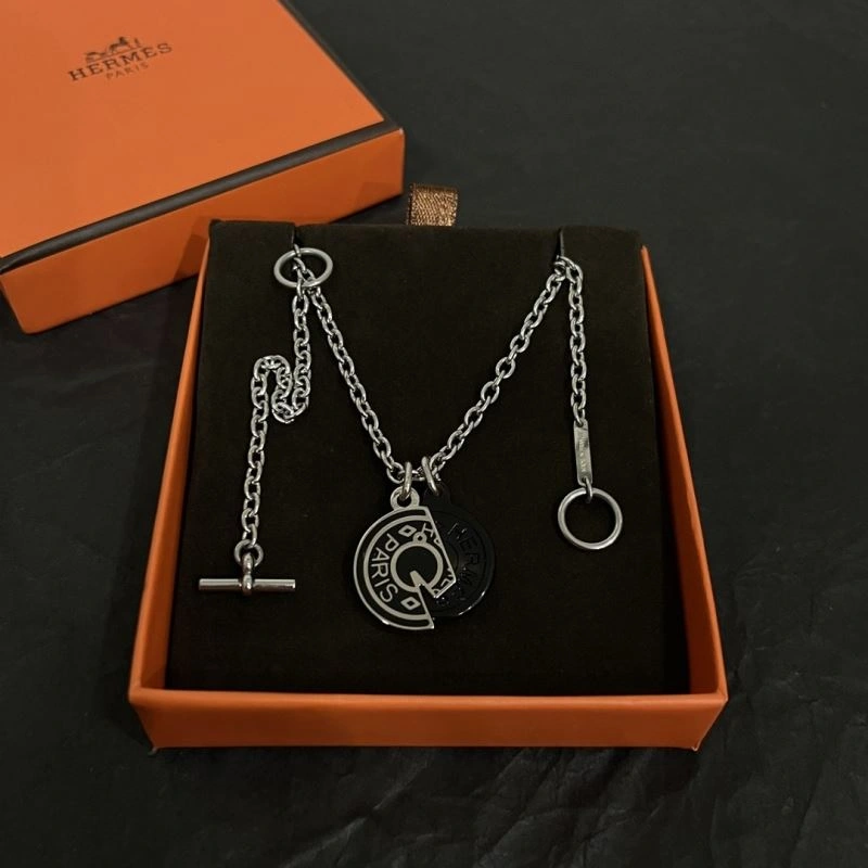 Vibrant Hermes Necklaces 247431