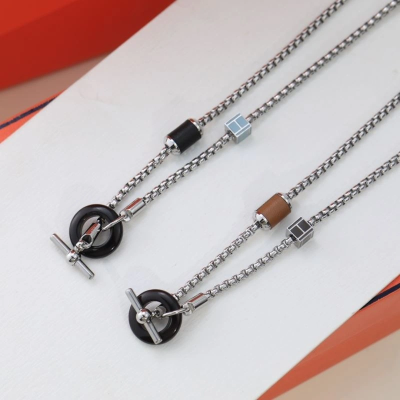 Compact Hermes Necklaces 247575