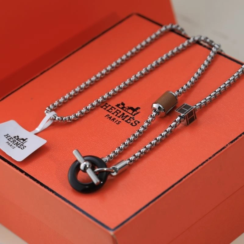Compact Hermes Necklaces 247575