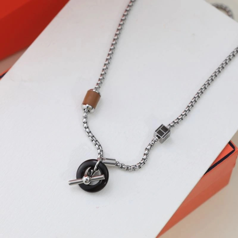 Compact Hermes Necklaces 247575