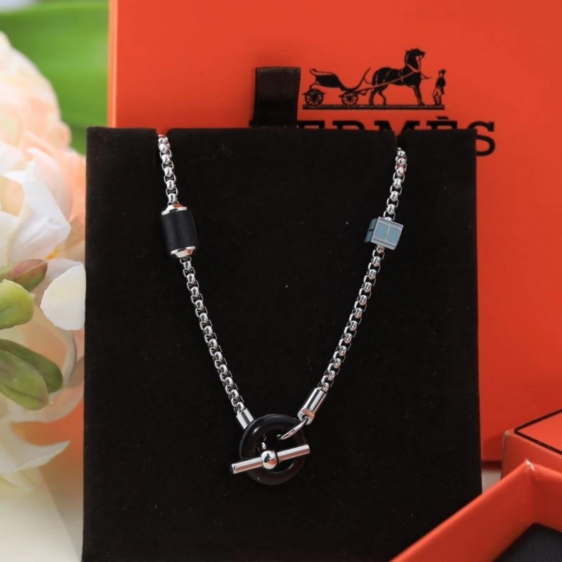 Compact Hermes Necklaces 247575