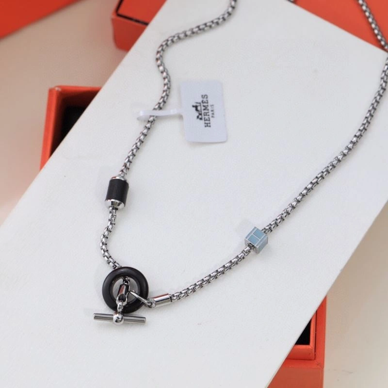 Compact Hermes Necklaces 247575