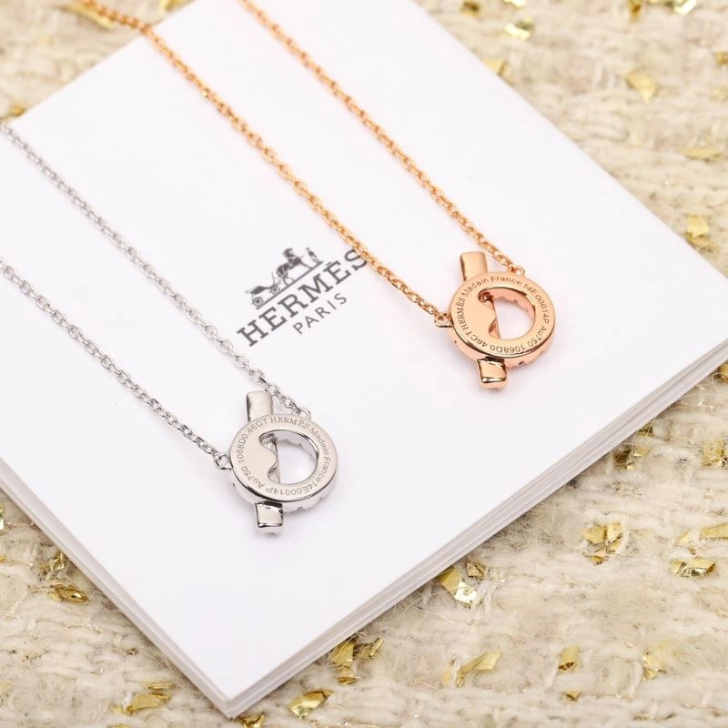 Versatile Hermes Necklaces 247553