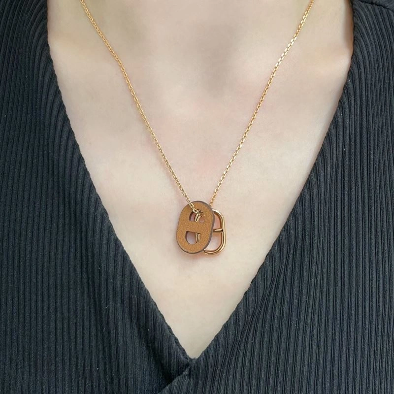 Minimalist Hermes Necklaces 247484