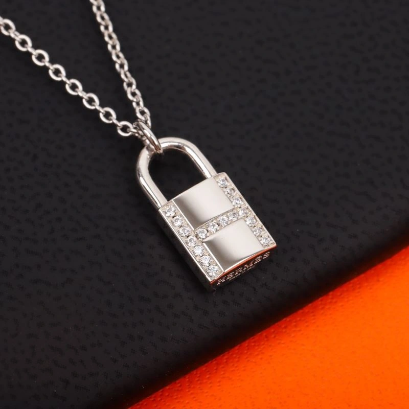 Elegant Hermes Necklaces 247489