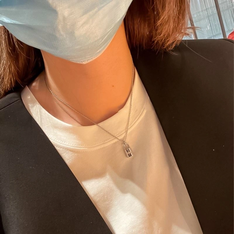 Elegant Hermes Necklaces 247489